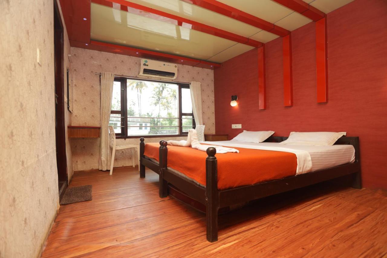 Hotel Harmony Houseboats Alappuzha Esterno foto