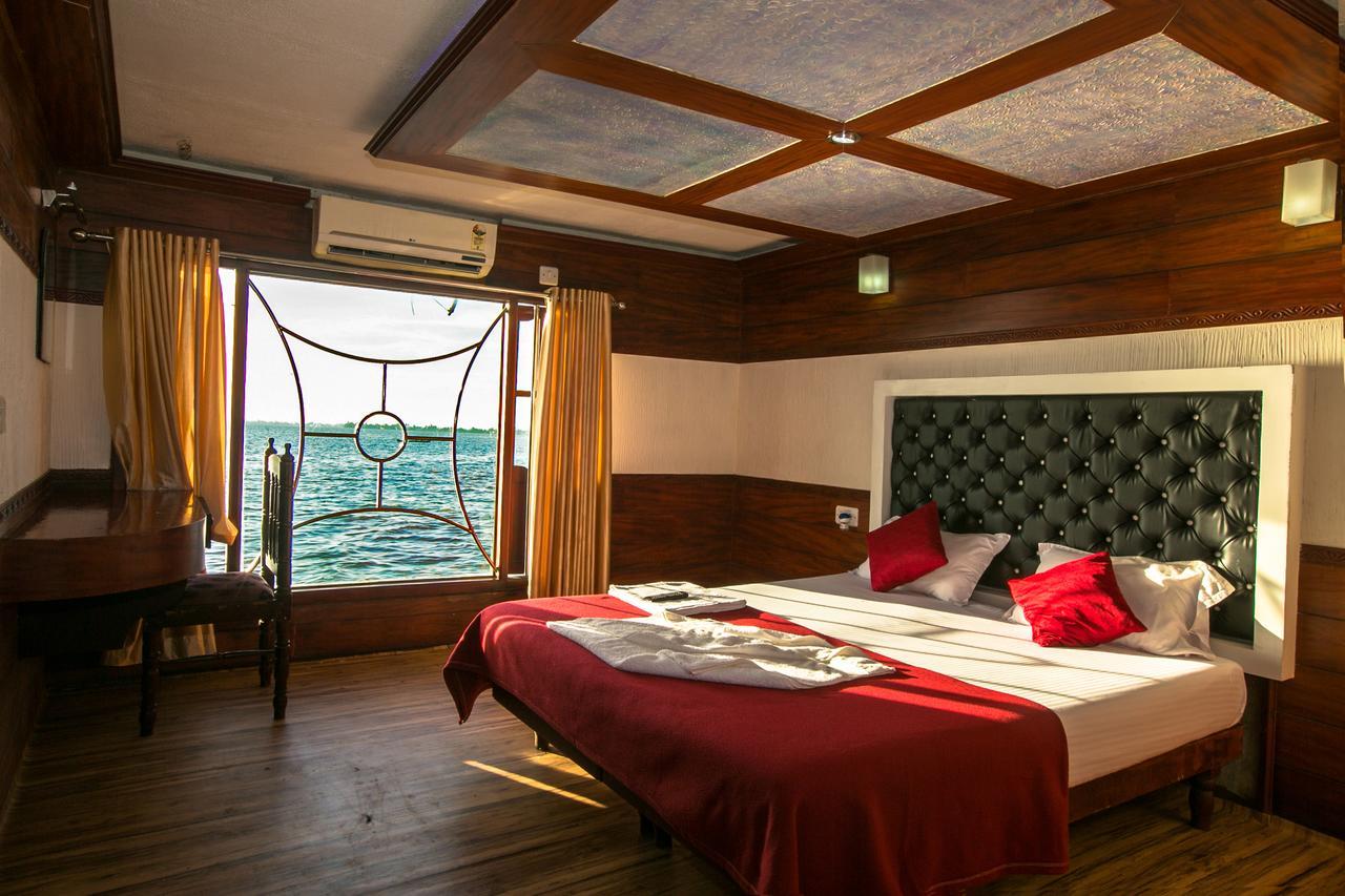 Hotel Harmony Houseboats Alappuzha Esterno foto